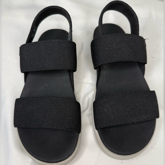Keen black sandals - Picture 8 of 10